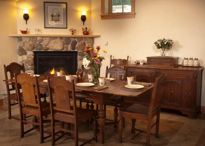 Lake Orchard Farm Retreat
